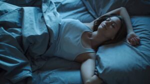 La postura que se adopta al dormir, podría repercutir en la salud de la espalda, indica el Centro de la Columna Vertebral.