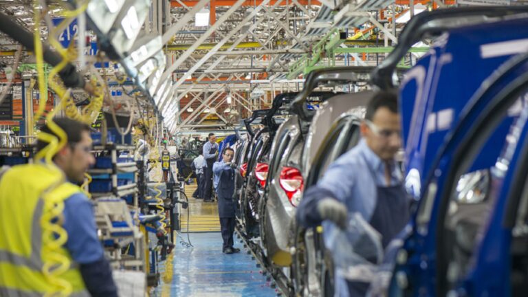 Hassan Mansur escasez de chips automotriz