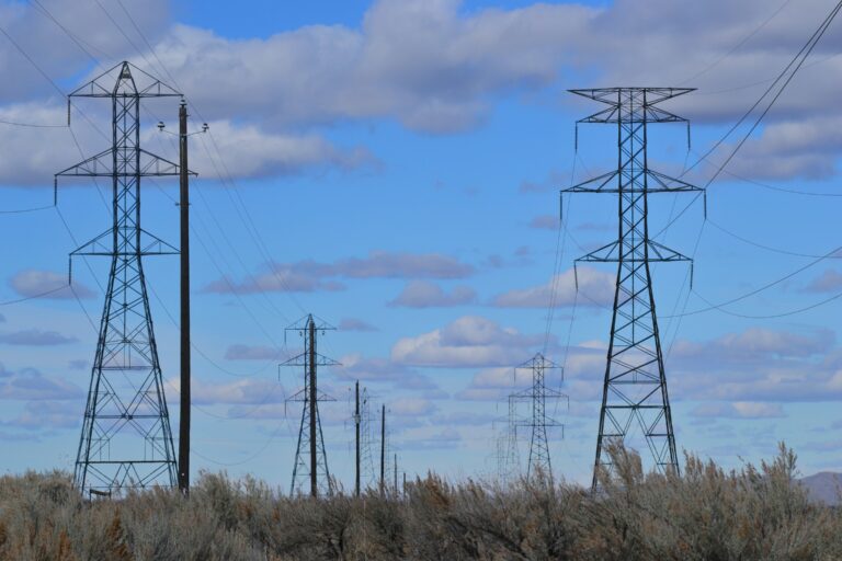 Seguritech Privada, cableado áereo y subterráneo