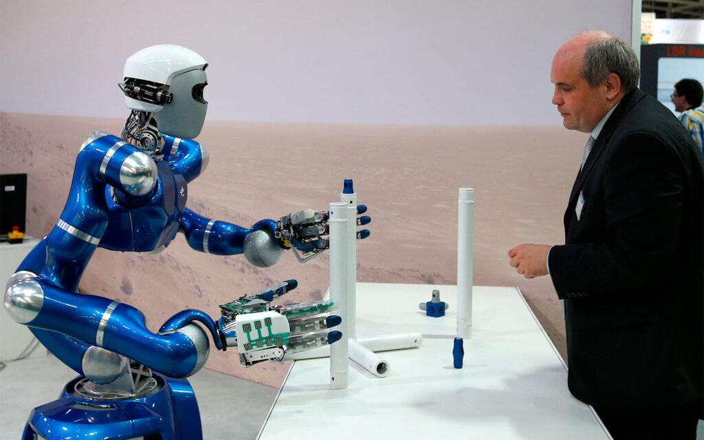 Periodistas entrevistarán a robots