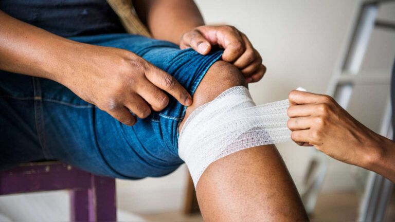 Usan larvas vivas para curar heridas