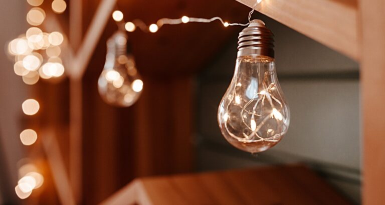 Crean material capaz de transformar luz en electricidad
