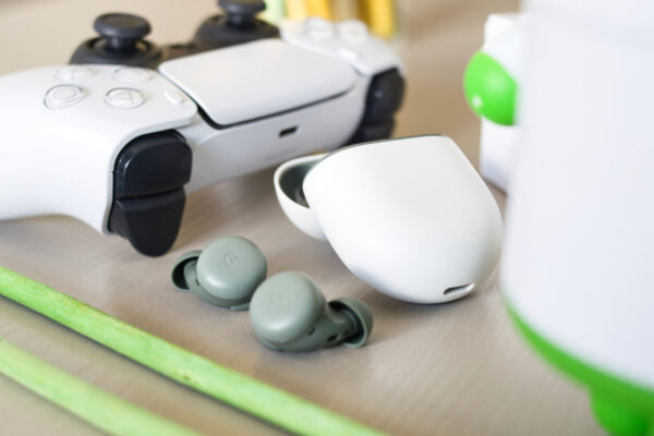 Google lanza auriculares que miden la frecuencia cardíaca