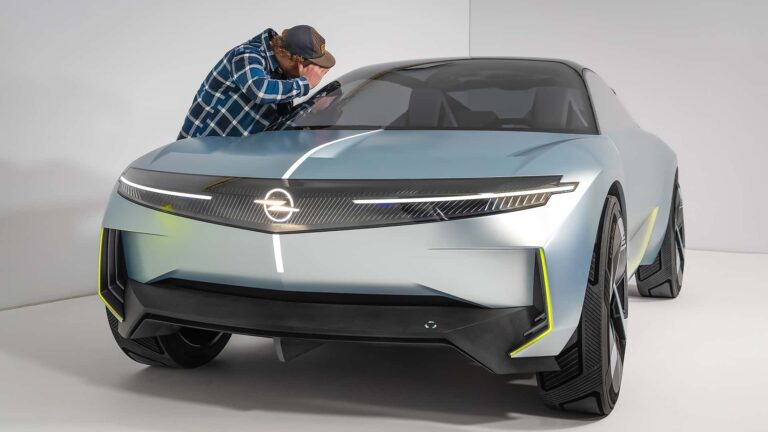 Automóvil con IA y realidad aumentada está causando furor