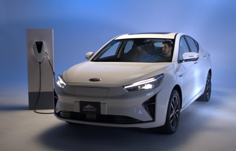 Mexicanos crean vehículos eléctricos inteligentes