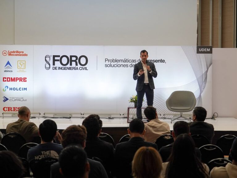Eduardo Ortegón Williamson expone innovación hídrica ante estudiantes de la UDEM