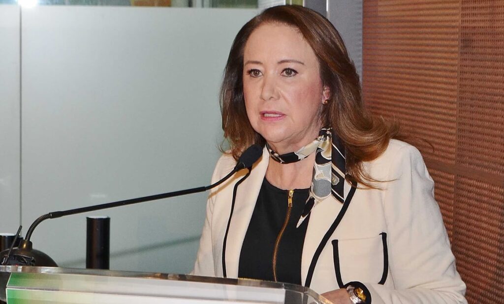 Yasmín Esquivel Mossa defiende justicia animal sin ambigüedad legal