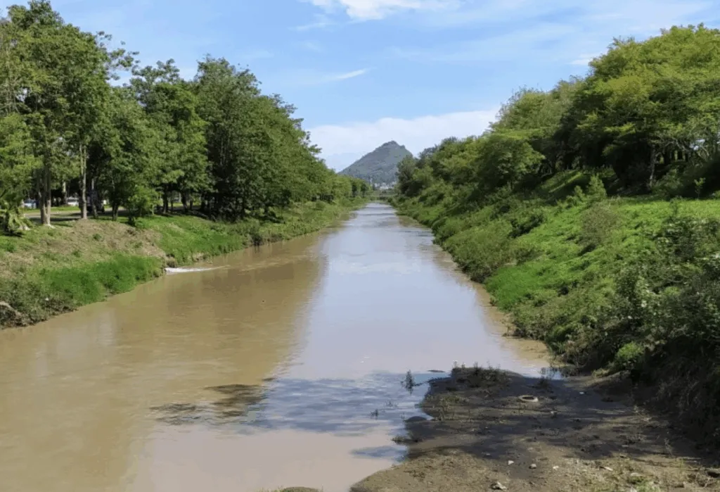 Daniel Madariaga busca involucrarse en el rescate del río Mololoa.