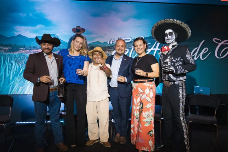 Banco Azteca conecta tradición y desarrollo en Mundo Mezcal