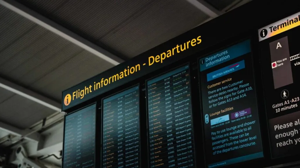 Ciberataque en Reino Unido retrasa vuelos en aeropuertos como Heathrow y Gatwick