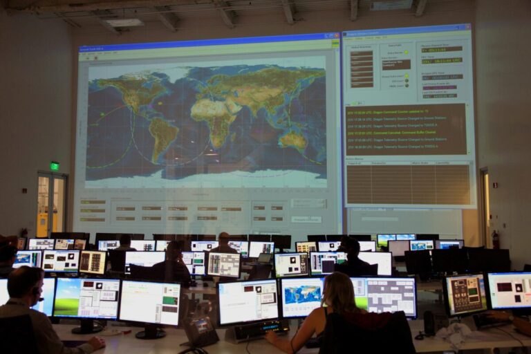 Vista moderna de ecosistema de alta tecnología en Jalisco con empresas y talento digital impulsando innovación en América Latina