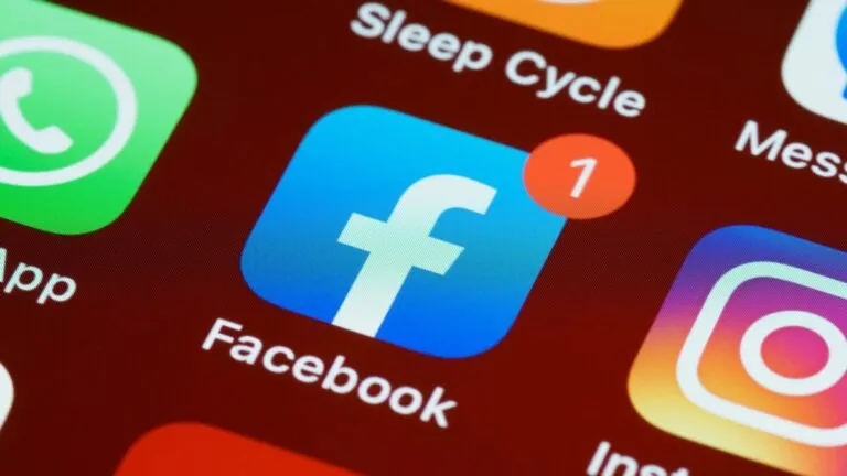 Facebook presenta fan challenges y badges personalizados para potenciar interacción y monetización de creadores en Estados Unidos