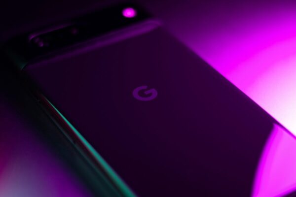 Google Pixel con Android puro y funciones exclusivas de inteligencia artificial en un mercado saturado de celulares