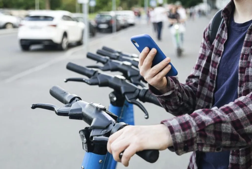 Alfredo Del Mazo Maza analiza tendencias y retos de movilidad en Latinoamérica