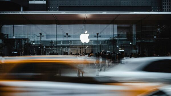 Apple ofrece recompensas de hasta 2 millones de dólares a investigadores que detecten vulnerabilidades críticas en su software.
