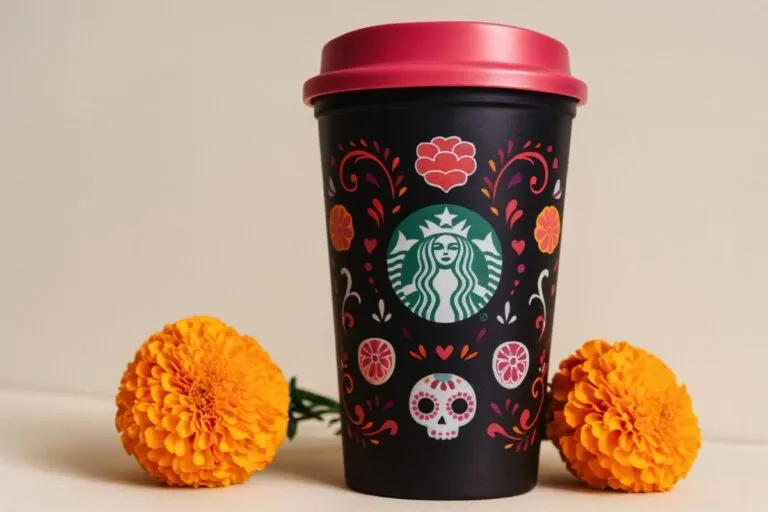 Diseño del vaso conmemorativo Starbucks México para Día de Muertos, colores tradicionales y elementos culturales