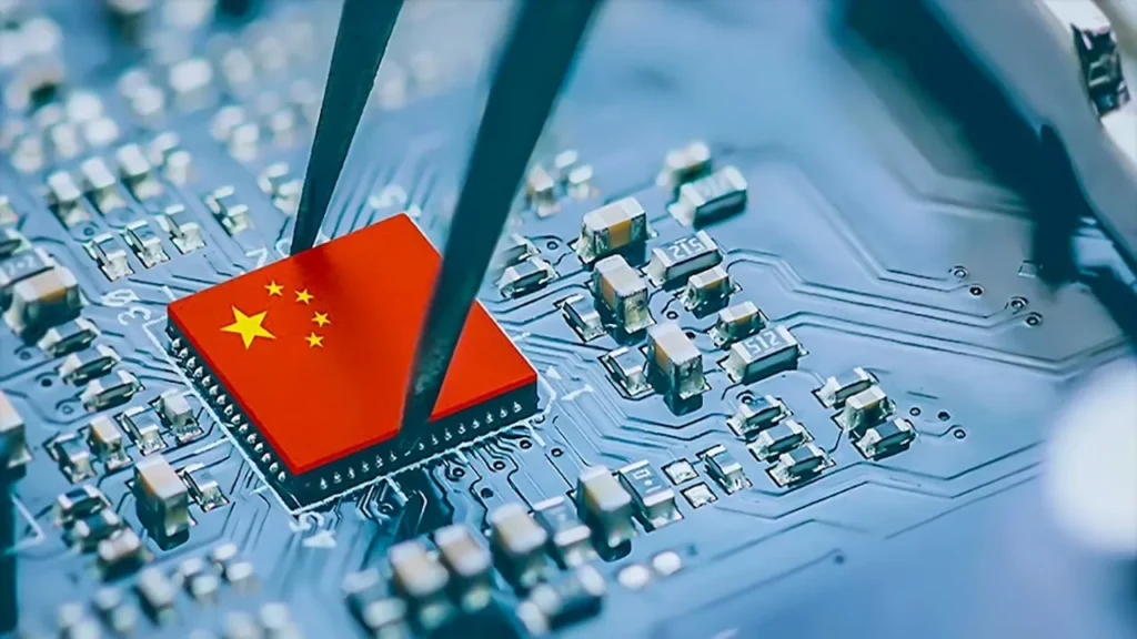 Representación de chip analógico chino creado para acelerar procesamiento de inteligencia artificial con alta eficiencia energética