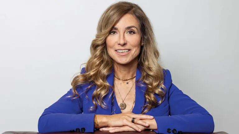 Elena Alti es reconocida por impulsar el liderazgo femenino en el ámbito empresarial