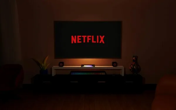 Collage de películas y series destacadas del catálogo Netflix México en enero