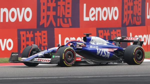 Servidores con refrigeración líquida Lenovo Neptune optimizando transmisiones de Formula 1 y reduciendo consumo energético en Reino Unido