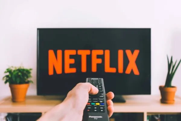 Televisores Samsung y Sony antiguos que ya no serán compatibles con la app de Netflix a partir de febrero de 2026