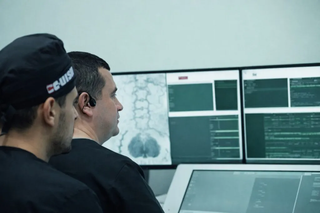 cirugía robótica a distancia en Panamá con tecnología médica avanzada en tiempo real