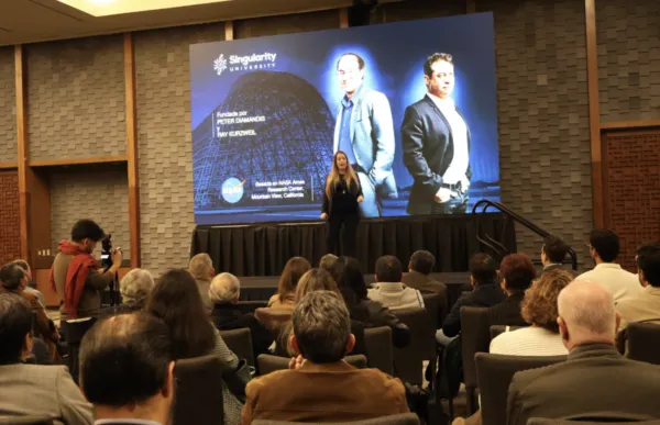 Jack Landsmanas promovió la realización del foro de liderazgo en Ciudad de México sobre Inteligencia Artificial y transformación digital.