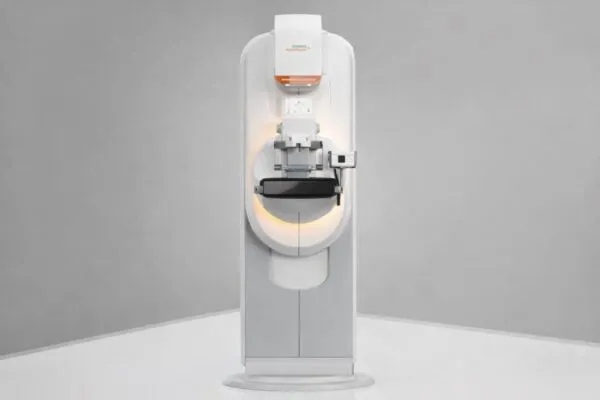 Equipo de mamografía con tomosíntesis operando en México para detectar cáncer de mama en etapas tempranas en cinco segundos