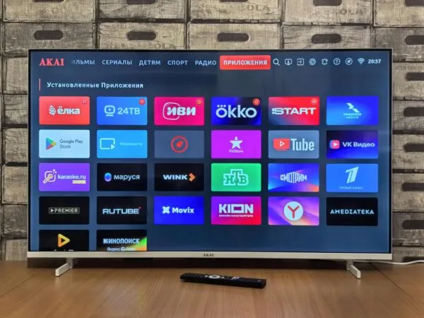 Pantalla de Smart TV mostrando interfaz de YouTube con publicidad no saltable en México