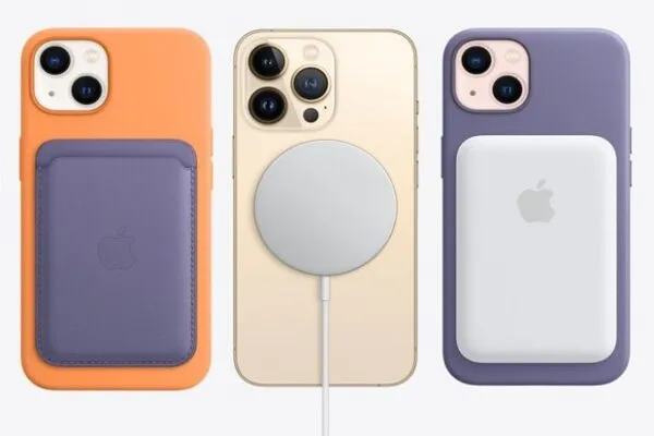 Accesorios iPhone como cargadores audífonos y smartwatch que optimizan el uso diario y la conectividad móvil en México