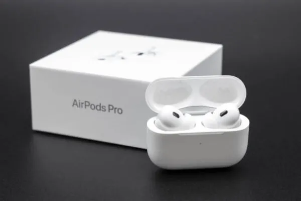 AirPods y audífonos con cable comparados en mercado de Apple y preferencias de uso diario