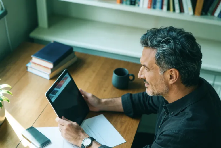 Análisis de Carlos Raphael de la Madrid sobre IA y propiedad intelectual.