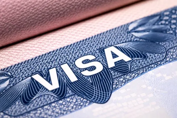 Revisión de redes sociales en visas EEUU con análisis digital de perfiles para seguridad migratoria