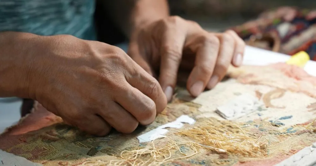 Gana Finsus premio por apoyar artesanos emprendedores.