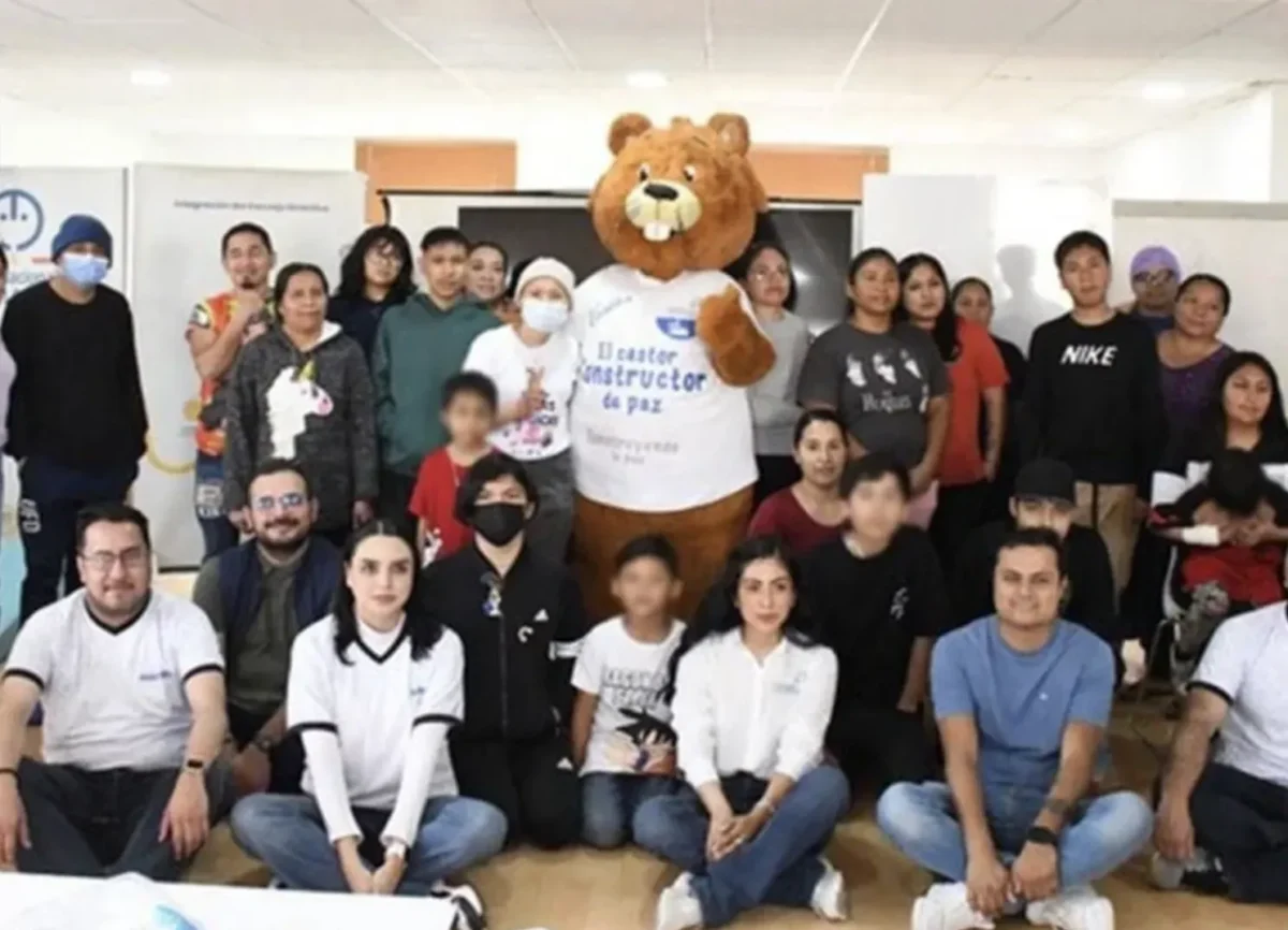 colaboradores de Seguritech y FEM durante jornada de apoyo en AMANC.