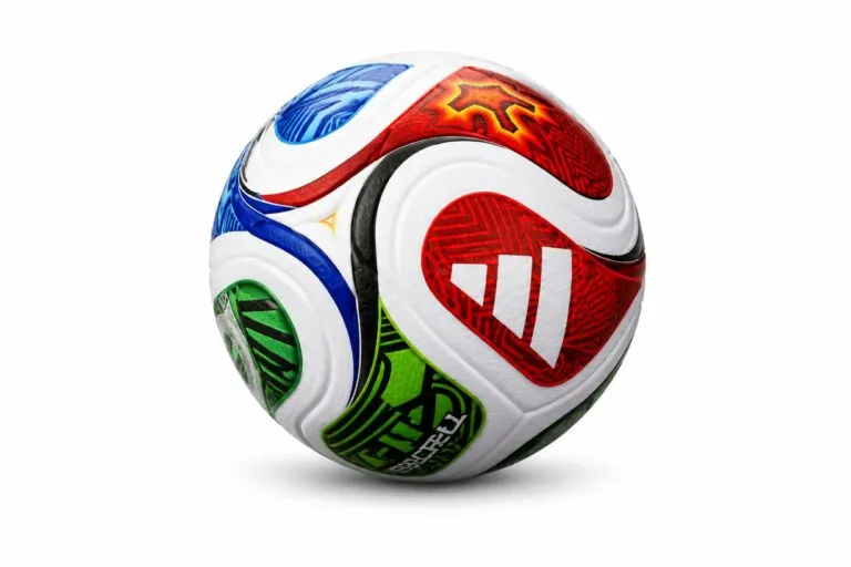 Balón huichol creado en Monterrey para el Mundial 2026 en México
