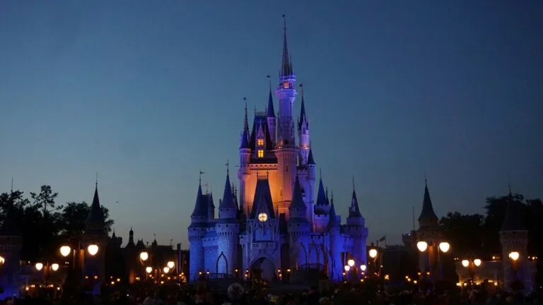 Disney Plus limitará cuentas compartidas en México con nuevos cobros para usuarios fuera del hogar