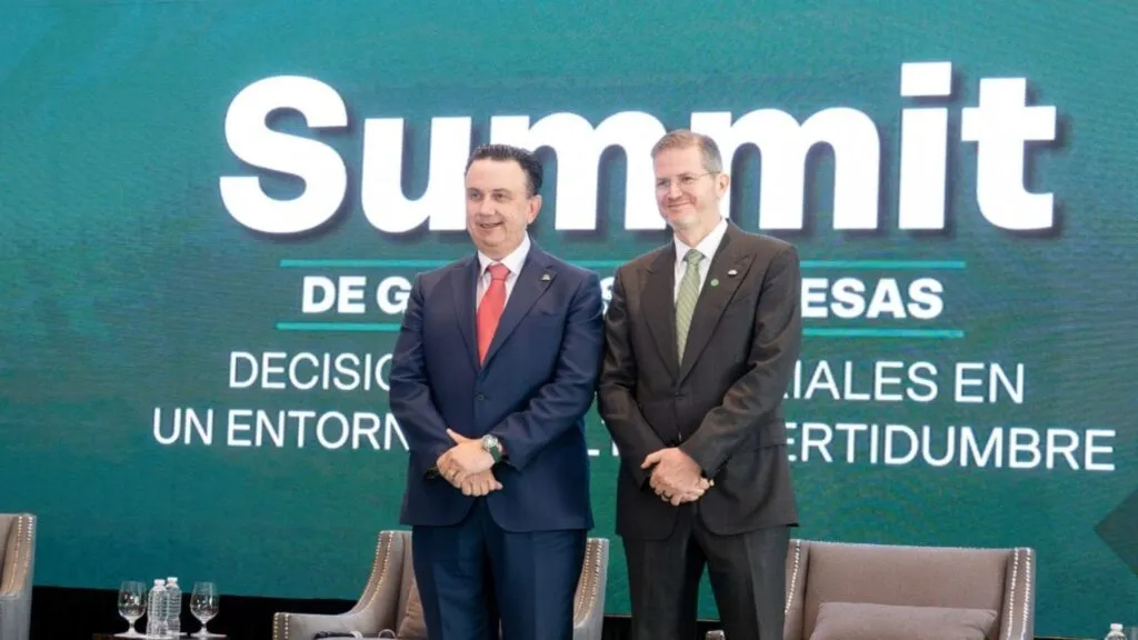 Representantes empresariales analizan nearshoring y competitividad con participación de Banco Azteca