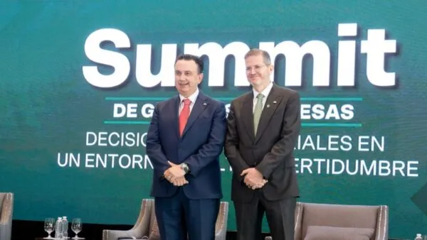 Representantes empresariales analizan nearshoring y competitividad con participación de Banco Azteca