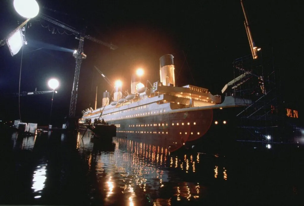 Tecnología de Titanic con tanques de agua gigantes y efectos especiales usados por James Cameron