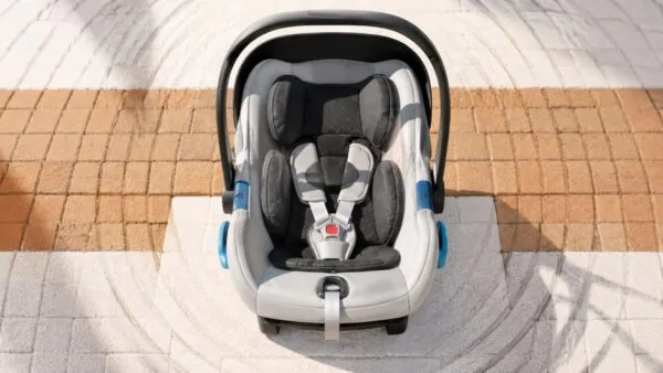 Apps para evitar olvidar niños en el coche mejoran la seguridad