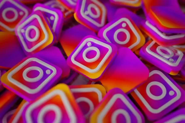 Instagram colaborador para compartir publicaciones y aumentar el alcance entre dos cuentas