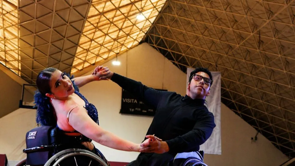 Daniel Alatorre conquistó tres podios en el Nacional de Paradanza y apunta al Mundial de Eslovaquia