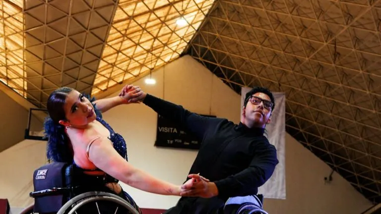 Daniel Alatorre conquistó tres podios en el Nacional de Paradanza y apunta al Mundial de Eslovaquia