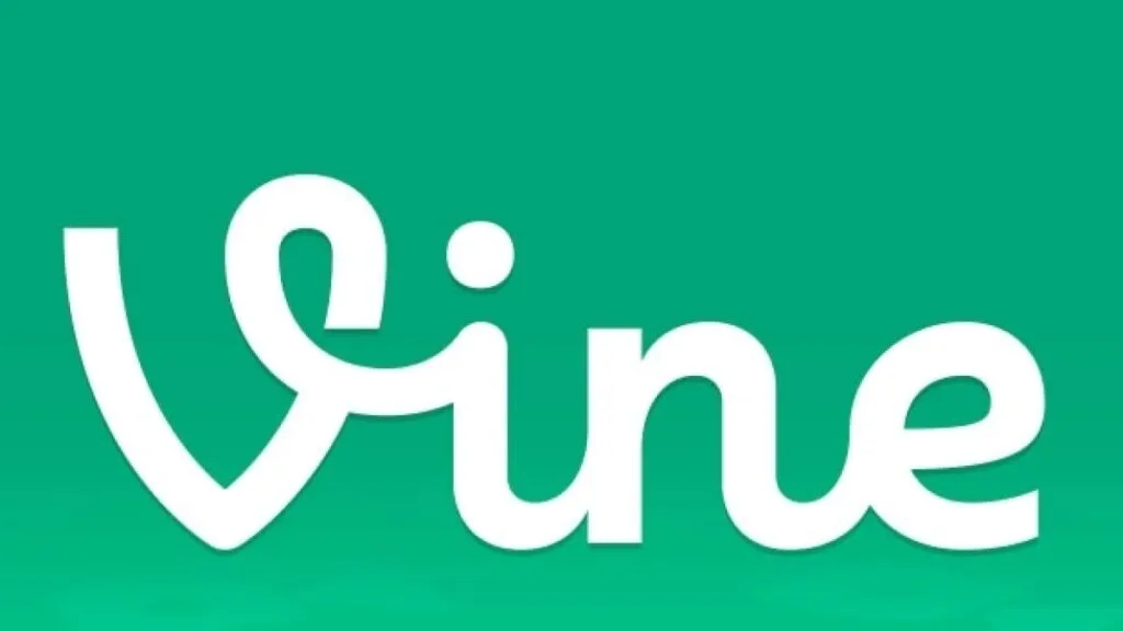 Smartphone mostrando videos cortos inspirados en Vine y la evolución del contenido viral en redes sociales.