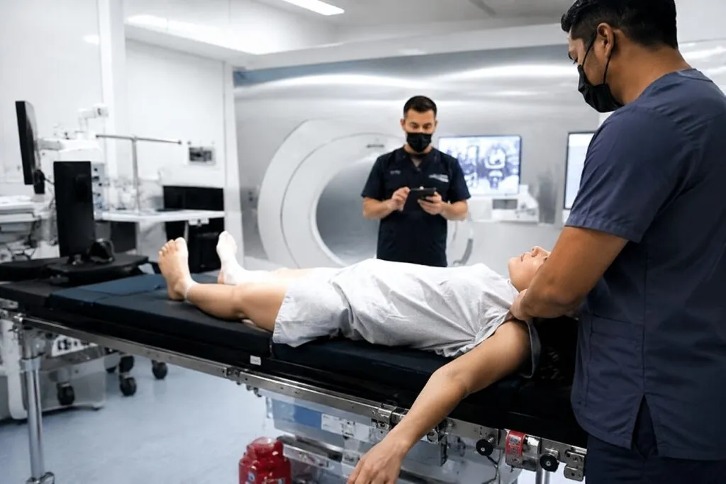 Tecnología de punta fortalece la salud pública en México mediante digitalización y acceso médico eficiente
