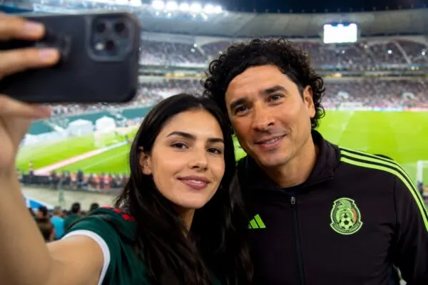 Aficionado crea una selfie con IA junto a su jugador favorito del Mundial 2026 usando herramientas digitales