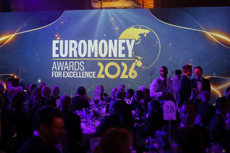 El rol del acceso al crédito en América Latina: Euromoney premia el modelo de Banco Azteca