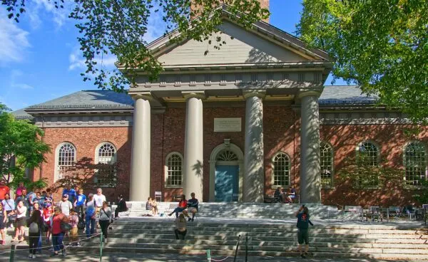 Harvard encabeza el ranking QS 2026 como la mejor Facultad de Medicina del mundo por delante de Oxford y Stanford