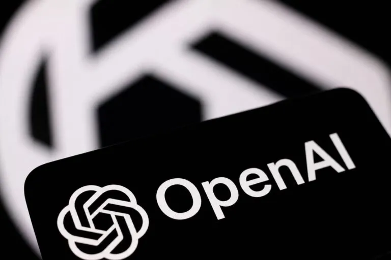 Representación de inteligencia artificial y ciberseguridad tras las pruebas internas realizadas por OpenAI.